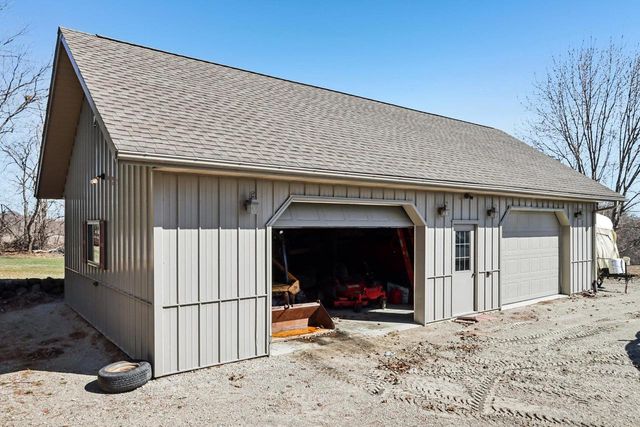 978 N Dewey Avenue, Jefferson, WI 53549