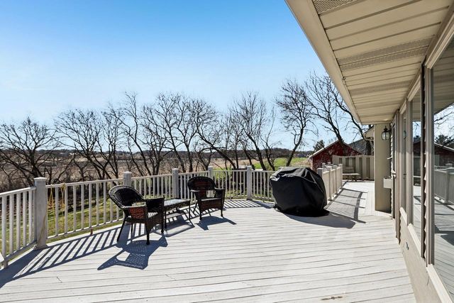 978 N Dewey Avenue, Jefferson, WI 53549