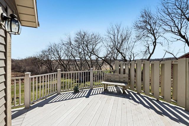 978 N Dewey Avenue, Jefferson, WI 53549