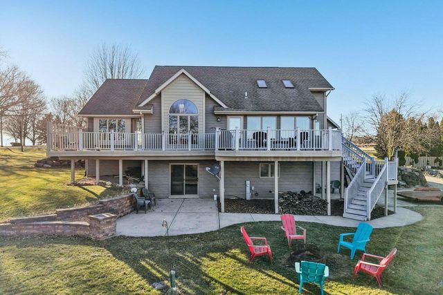 978 N Dewey Avenue, Jefferson, WI 53549