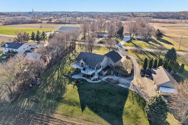 978 N Dewey Avenue, Jefferson, WI 53549