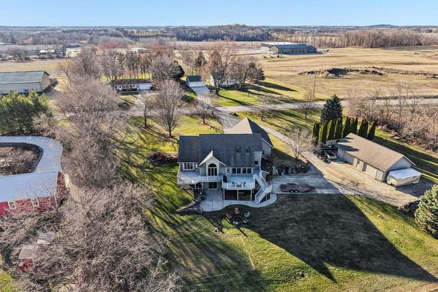978 N Dewey Avenue, Jefferson, WI 53549
