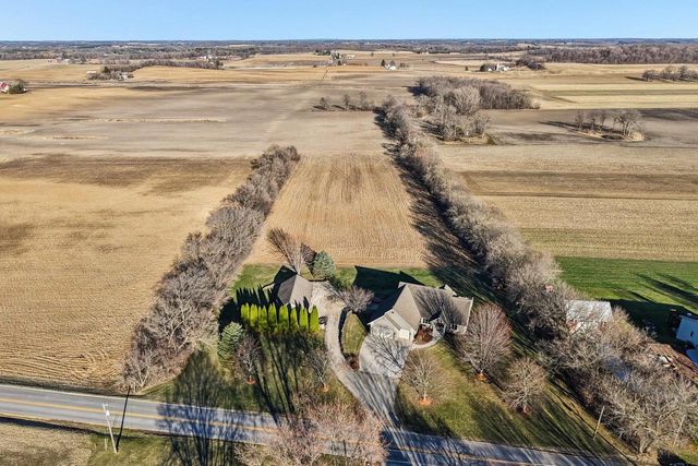 978 N Dewey Avenue, Jefferson, WI 53549