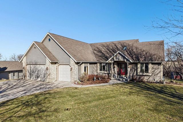 978 N Dewey Avenue, Jefferson, WI 53549