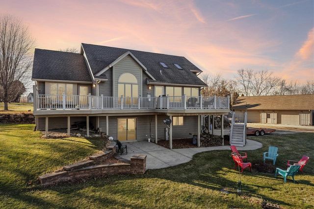978 N Dewey Avenue, Jefferson, WI 53549