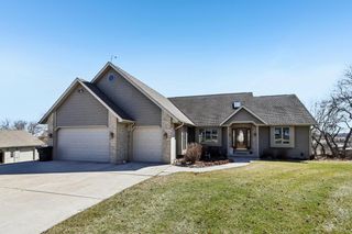 978 N Dewey Avenue, Jefferson, WI 53549