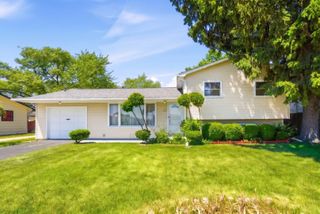 380 Barron Boulevard, Grayslake, IL 60030