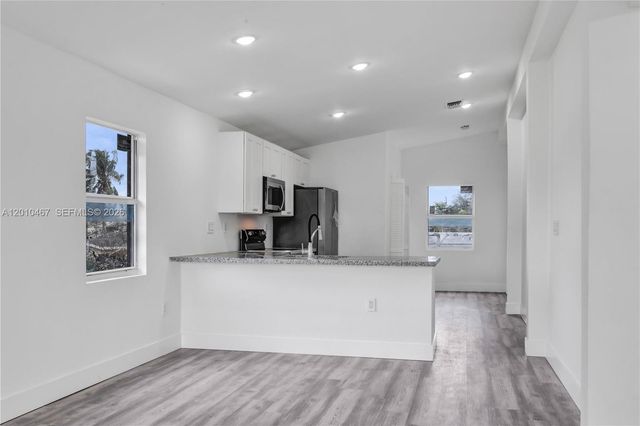 763 NW 80th St B, Miami, FL 33150