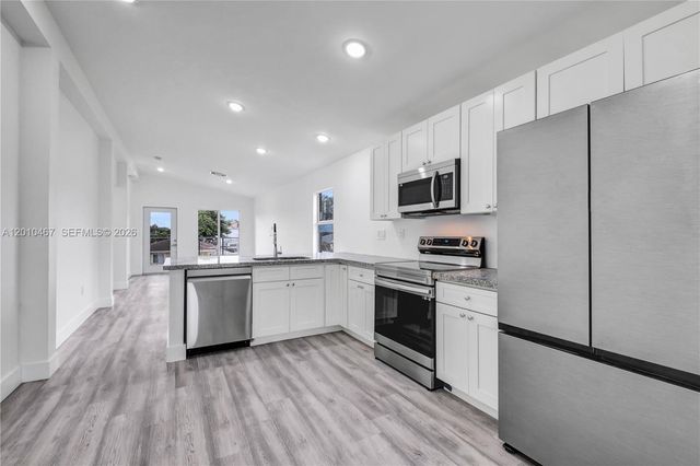 763 NW 80th St B, Miami, FL 33150