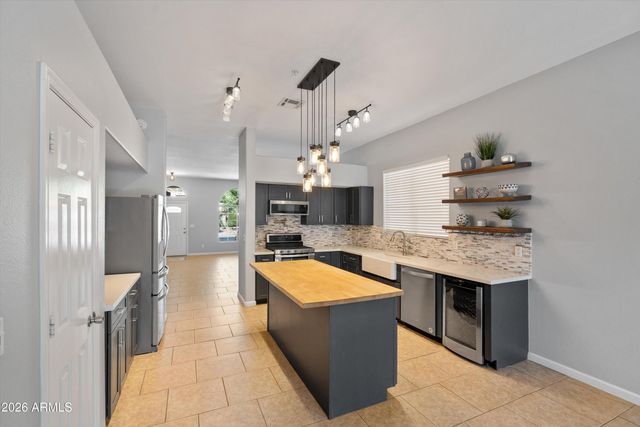 11163 E LAUREL Lane, Scottsdale, AZ 85259