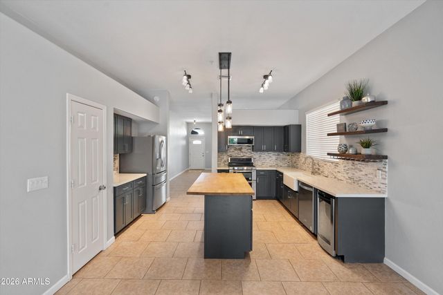 11163 E LAUREL Lane, Scottsdale, AZ 85259