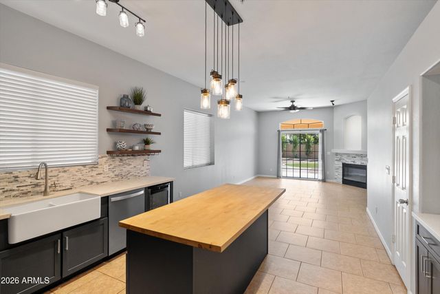 11163 E LAUREL Lane, Scottsdale, AZ 85259