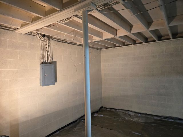 136 N Poole St, Ashland City, TN 37015