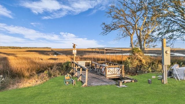 1039 Shell Point Cove Road NE, Townsend, GA 31331