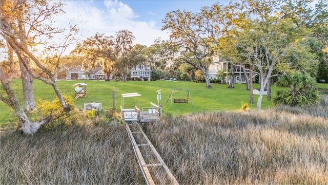 1039 Shell Point Cove Road NE, Townsend, GA 31331