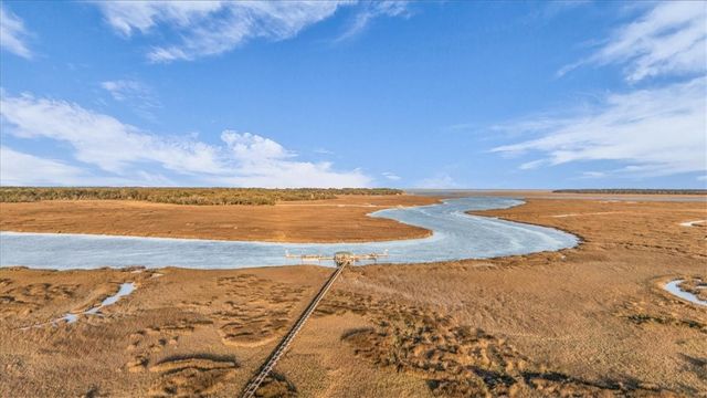 1039 Shell Point Cove Road NE, Townsend, GA 31331