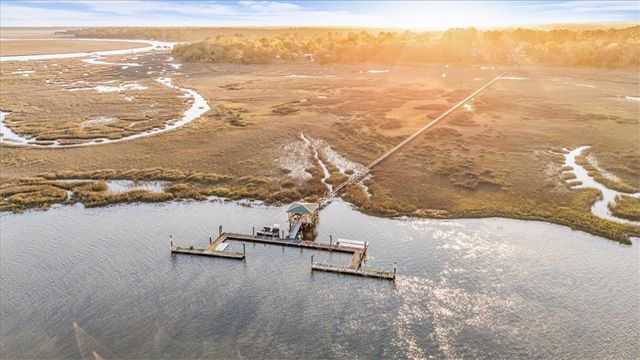 1039 Shell Point Cove Road NE, Townsend, GA 31331