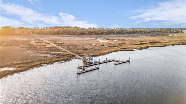 1039 Shell Point Cove Road NE, Townsend, GA 31331