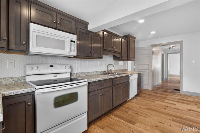 103 S 4th Street, De Soto, MO 63020