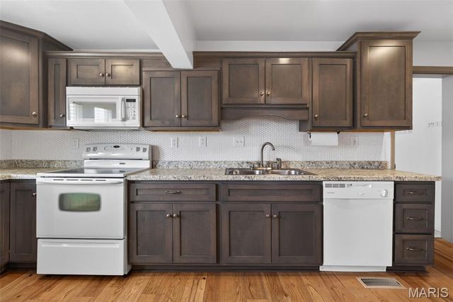 103 S 4th Street, De Soto, MO 63020