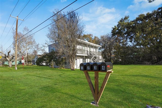 819 Oak Street 3, La Marque, TX 77568