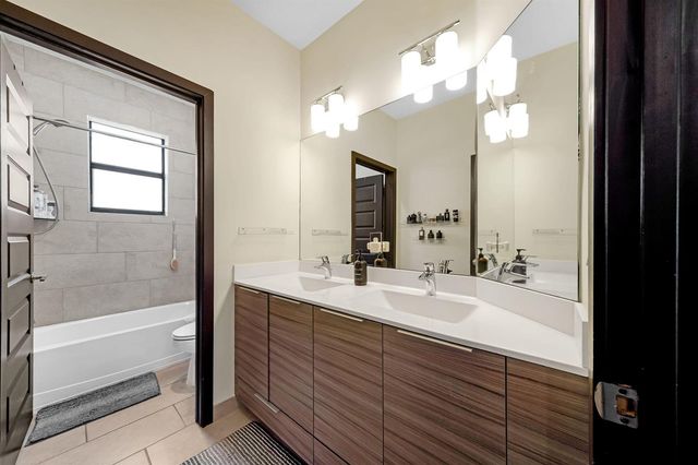15451 NW 88th Avenue, Miami Lakes, FL 33018