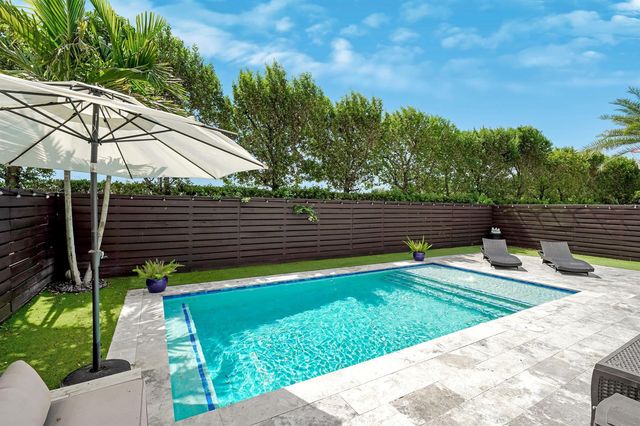 15451 NW 88th Avenue, Miami Lakes, FL 33018
