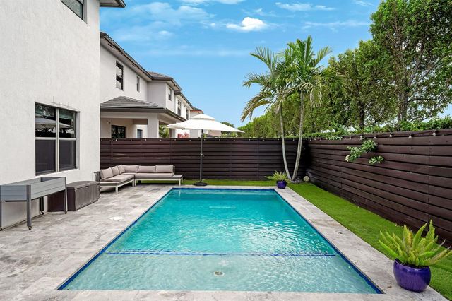 15451 NW 88th Avenue, Miami Lakes, FL 33018