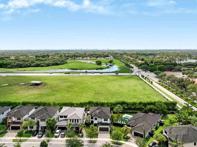15451 NW 88th Avenue, Miami Lakes, FL 33018
