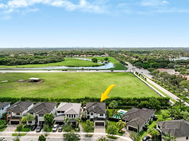 15451 NW 88th Avenue, Miami Lakes, FL 33018