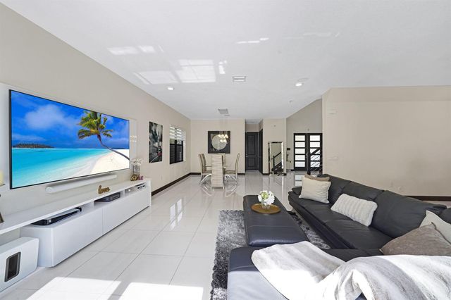15451 NW 88th Avenue, Miami Lakes, FL 33018