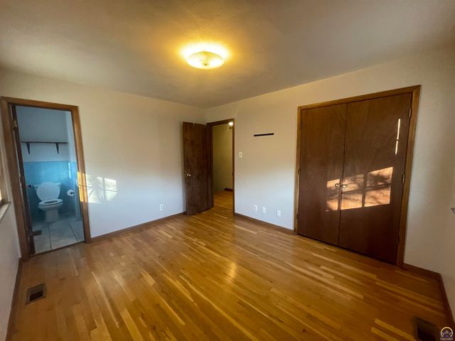 339 SW Woodbury North CT, Topeka, KS 66606