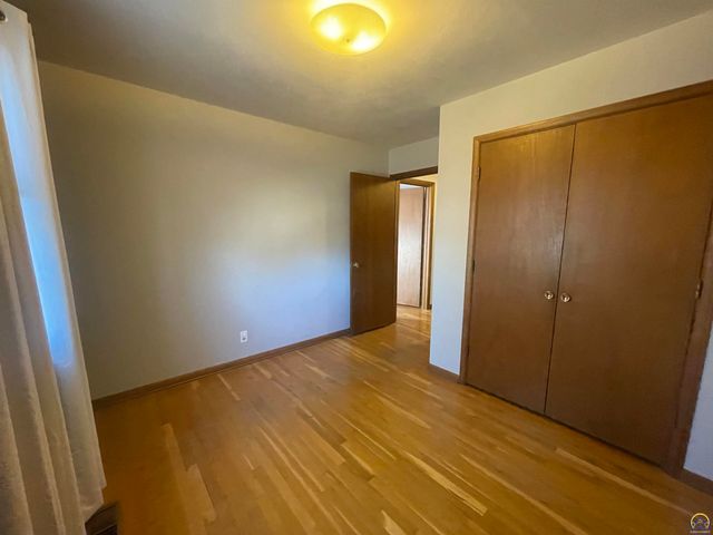 339 SW Woodbury North CT, Topeka, KS 66606