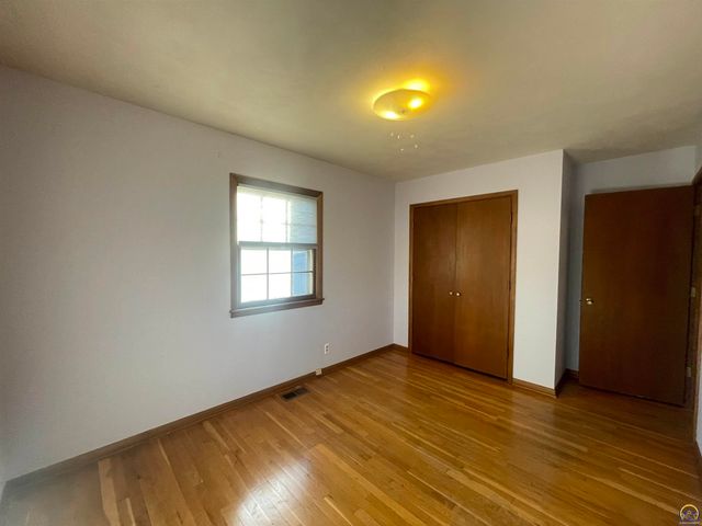 339 SW Woodbury North CT, Topeka, KS 66606