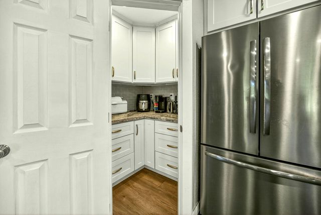 5700 Highway 238, Jacksonville, OR 97530