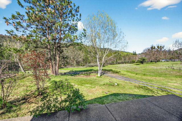 5700 Highway 238, Jacksonville, OR 97530