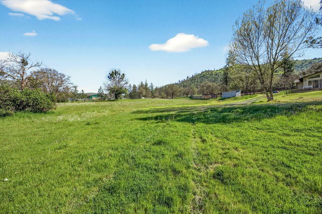 5700 Highway 238, Jacksonville, OR 97530
