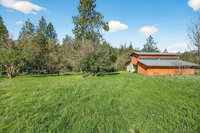 5700 Highway 238, Jacksonville, OR 97530