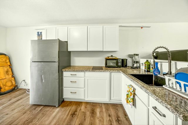 5700 Highway 238, Jacksonville, OR 97530