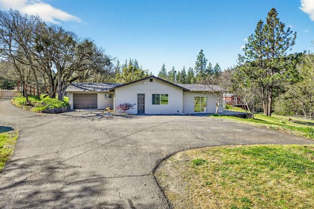 5700 Highway 238, Jacksonville, OR 97530