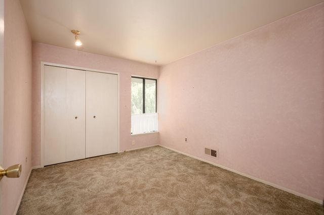669 Oakbrook W, Rochester Hills, MI 48307