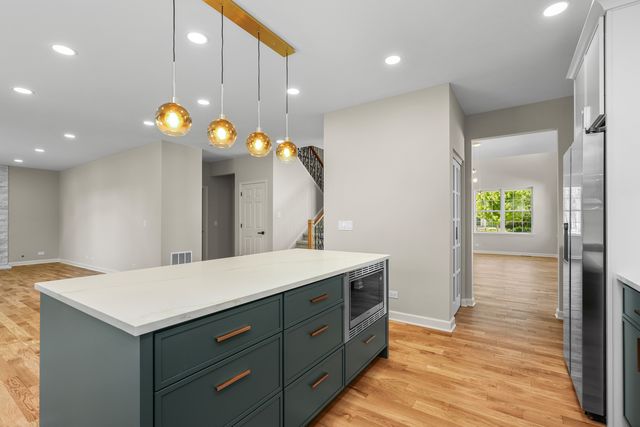2819 Sweet Clover Way, Wauconda, IL 60084