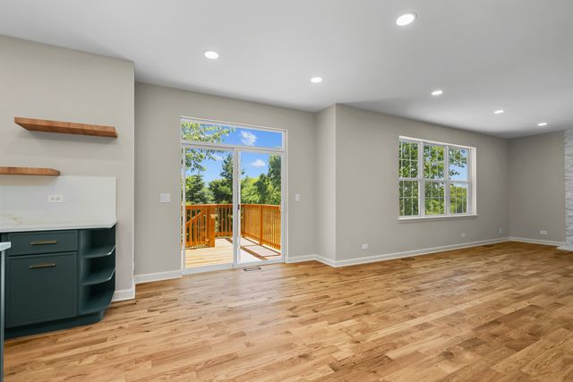 2819 Sweet Clover Way, Wauconda, IL 60084