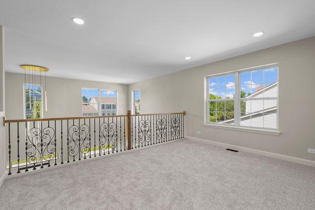 2819 Sweet Clover Way, Wauconda, IL 60084