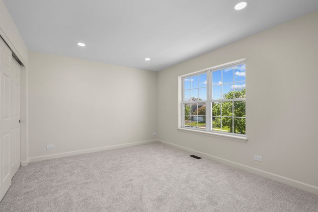 2819 Sweet Clover Way, Wauconda, IL 60084