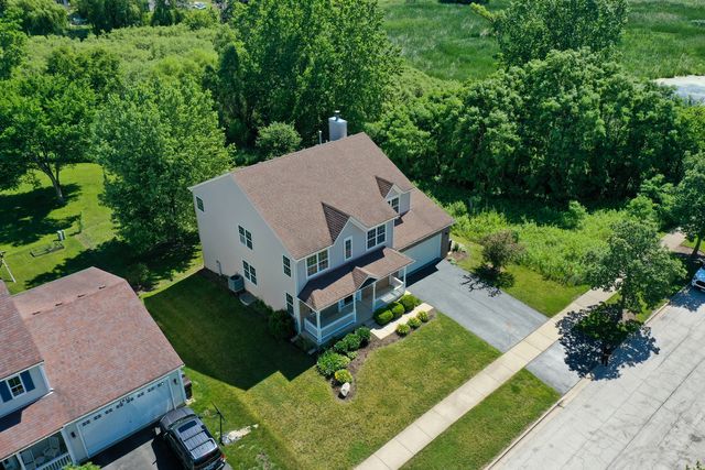 2819 Sweet Clover Way, Wauconda, IL 60084