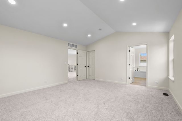 2819 Sweet Clover Way, Wauconda, IL 60084