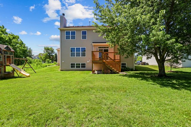 2819 Sweet Clover Way, Wauconda, IL 60084
