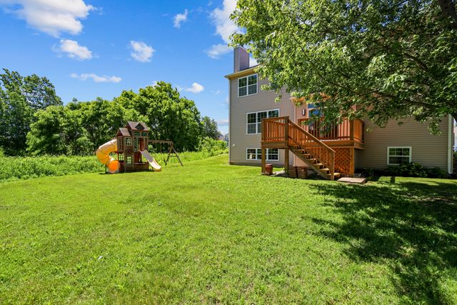 2819 Sweet Clover Way, Wauconda, IL 60084