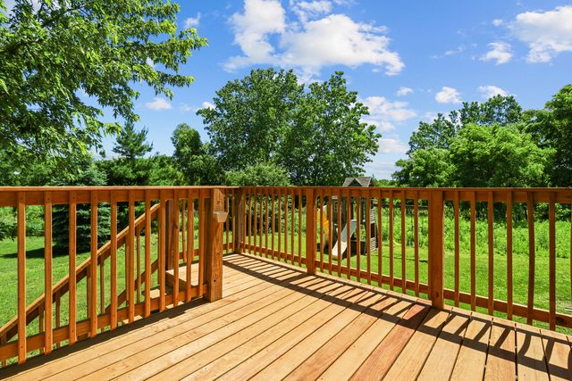 2819 Sweet Clover Way, Wauconda, IL 60084